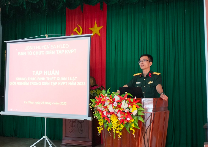 Tập huấn, bồi dưỡng khung thực binh thiết quân luật, giới nghiêm trong diễn tập khu vực phòng thủ huyện Ea H’Leo năm 2023